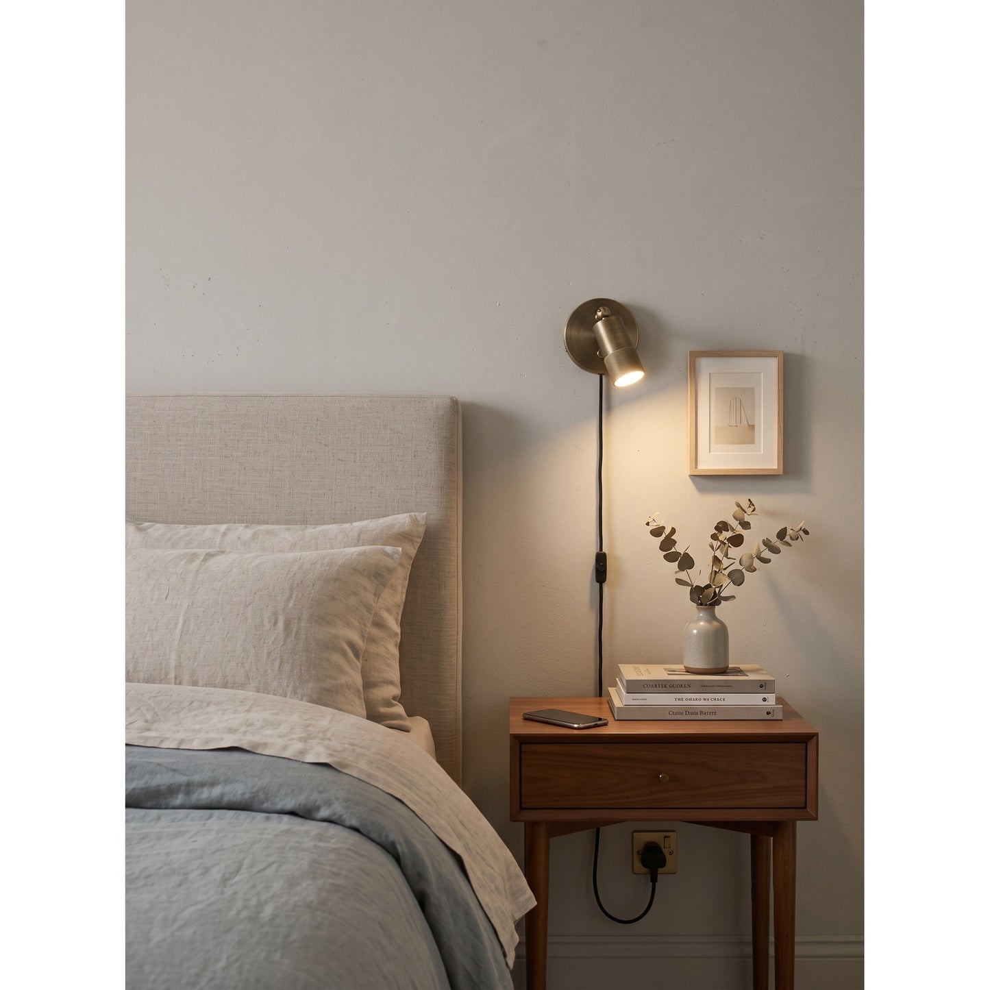 Joven Plug-in Wall Sconce