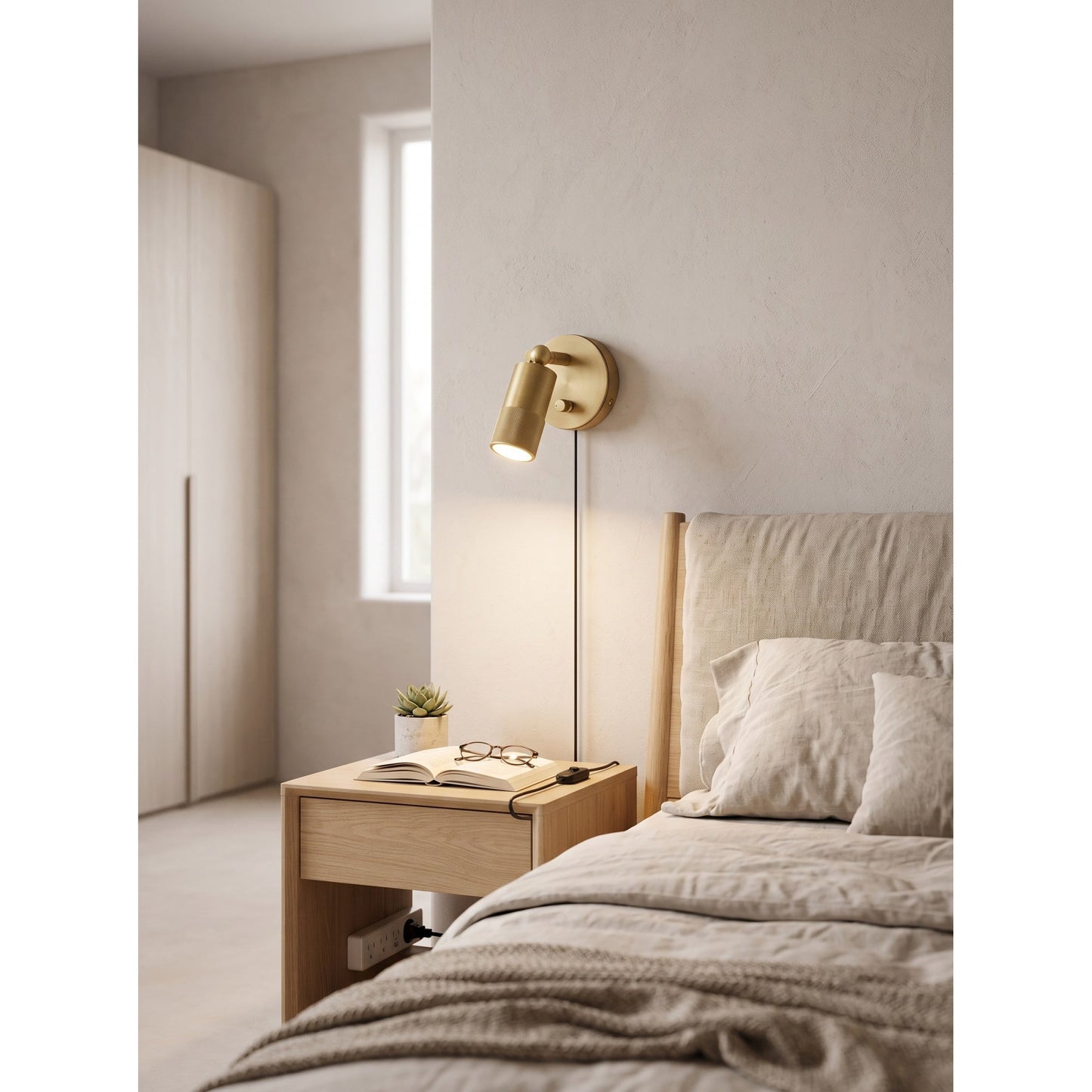 Joven Plug-in Wall Sconce