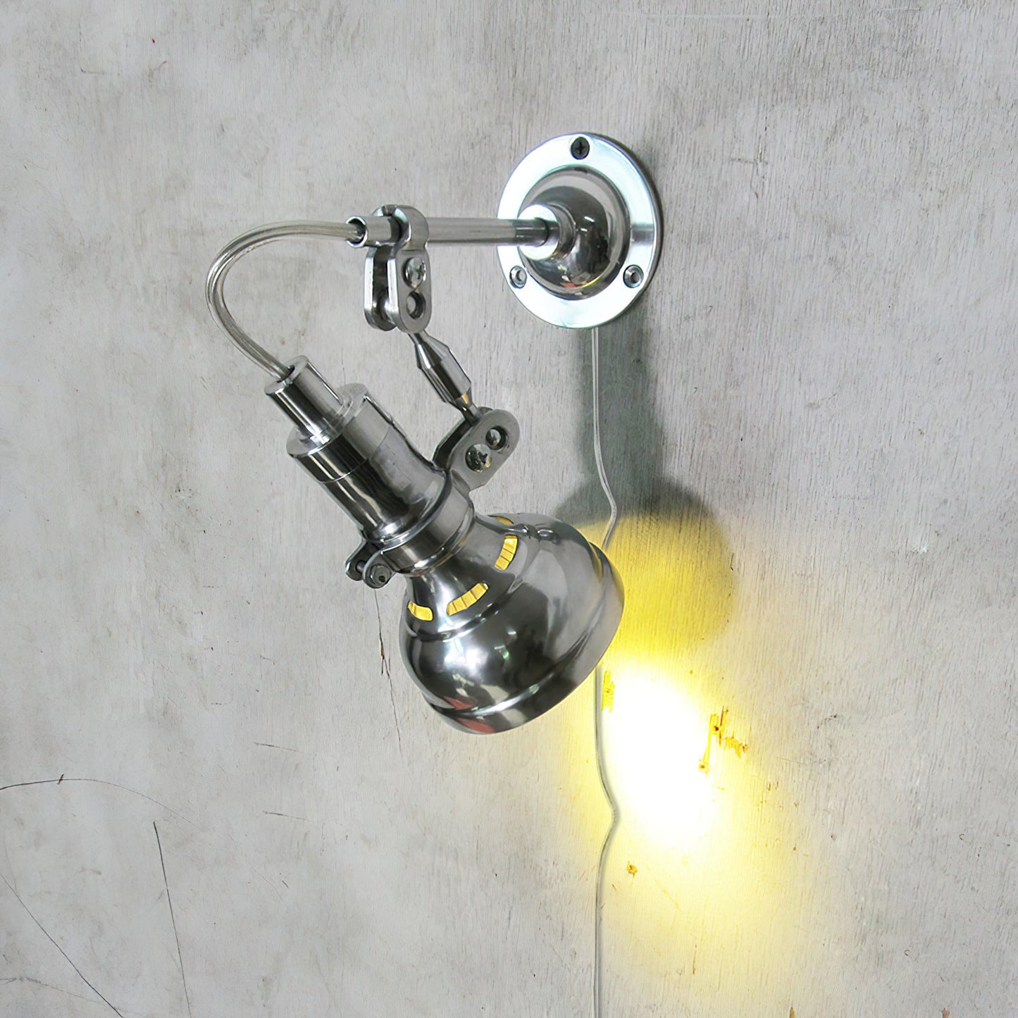 Vionune Rocker Arm Plug-in Wall Lamp