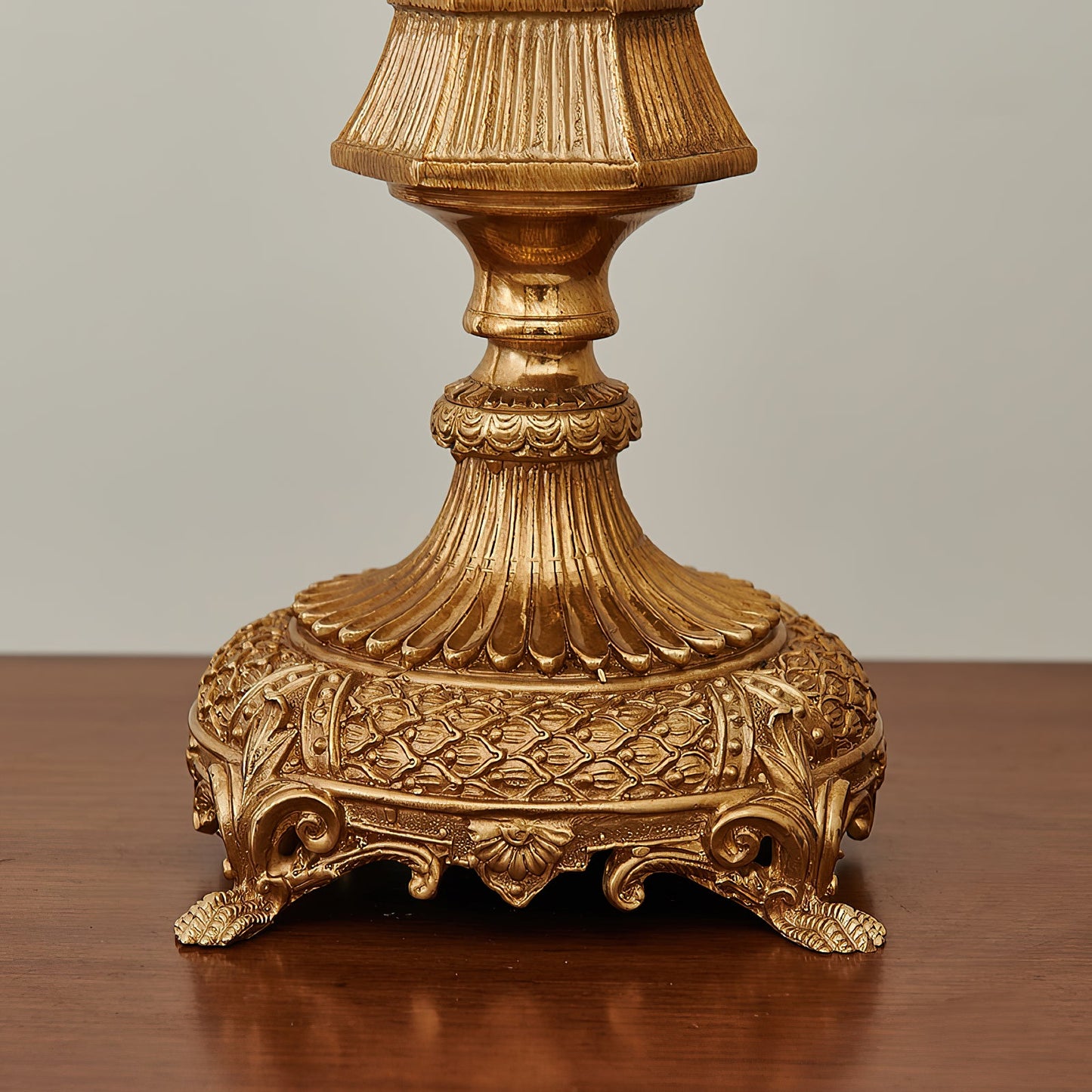 Vesique Table Lamp
