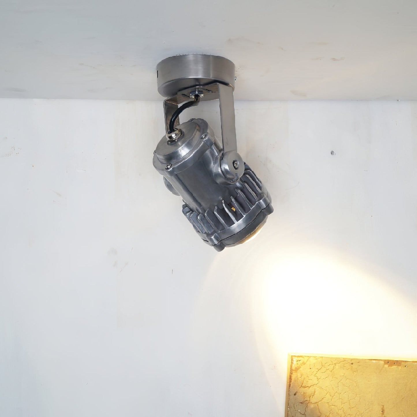 Falor Industrial Aluminum Spotlight