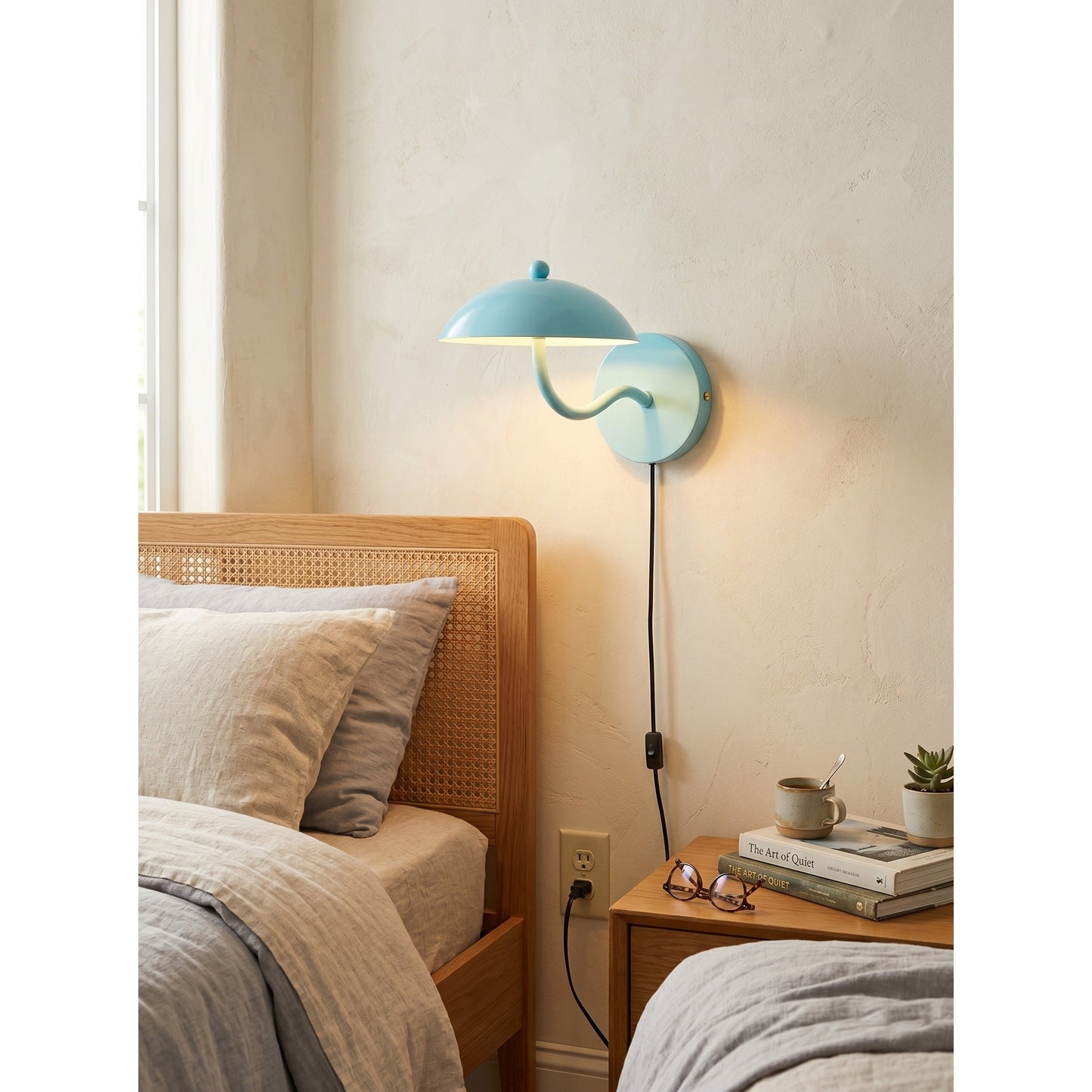 Jovo Plug-in Wall Lamp