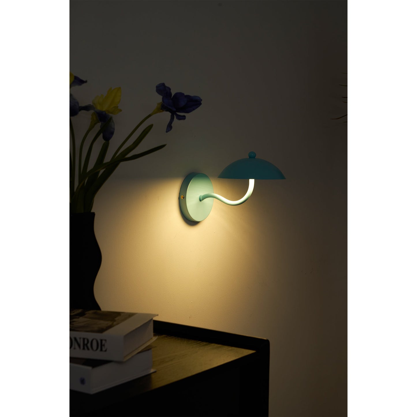 Jovo Wall Lamp
