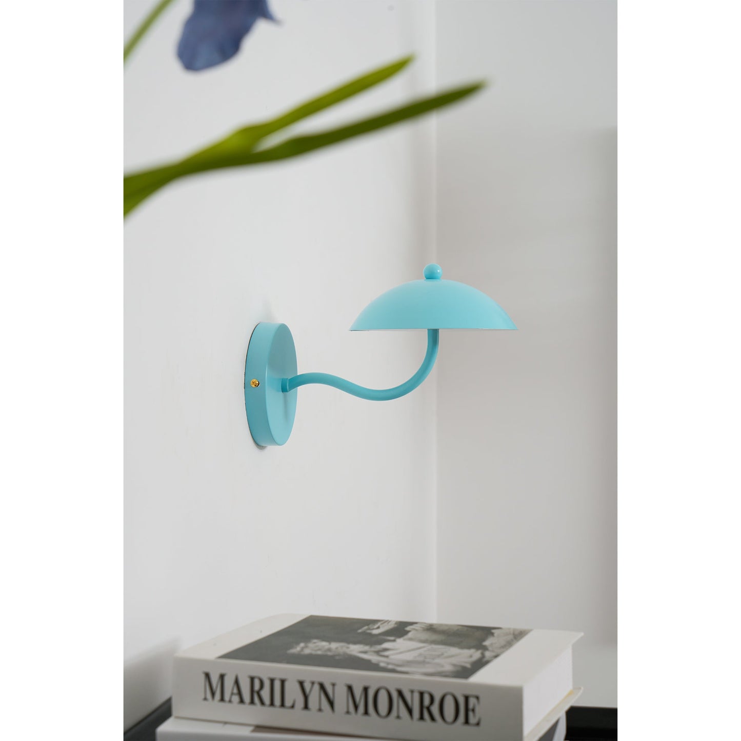 Jovo Wall Lamp