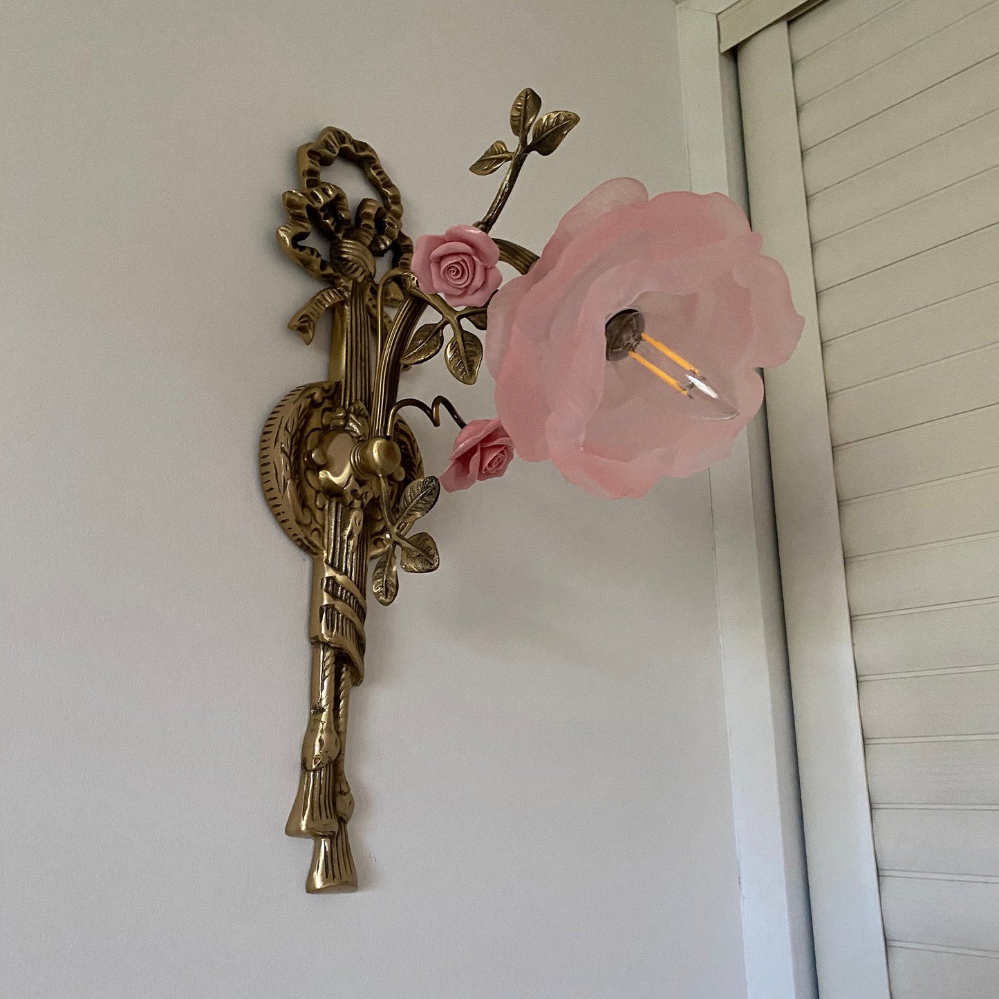 Falara Floral Wall Lamp