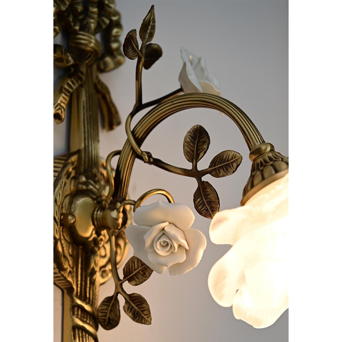 Falara Floral Wall Lamp