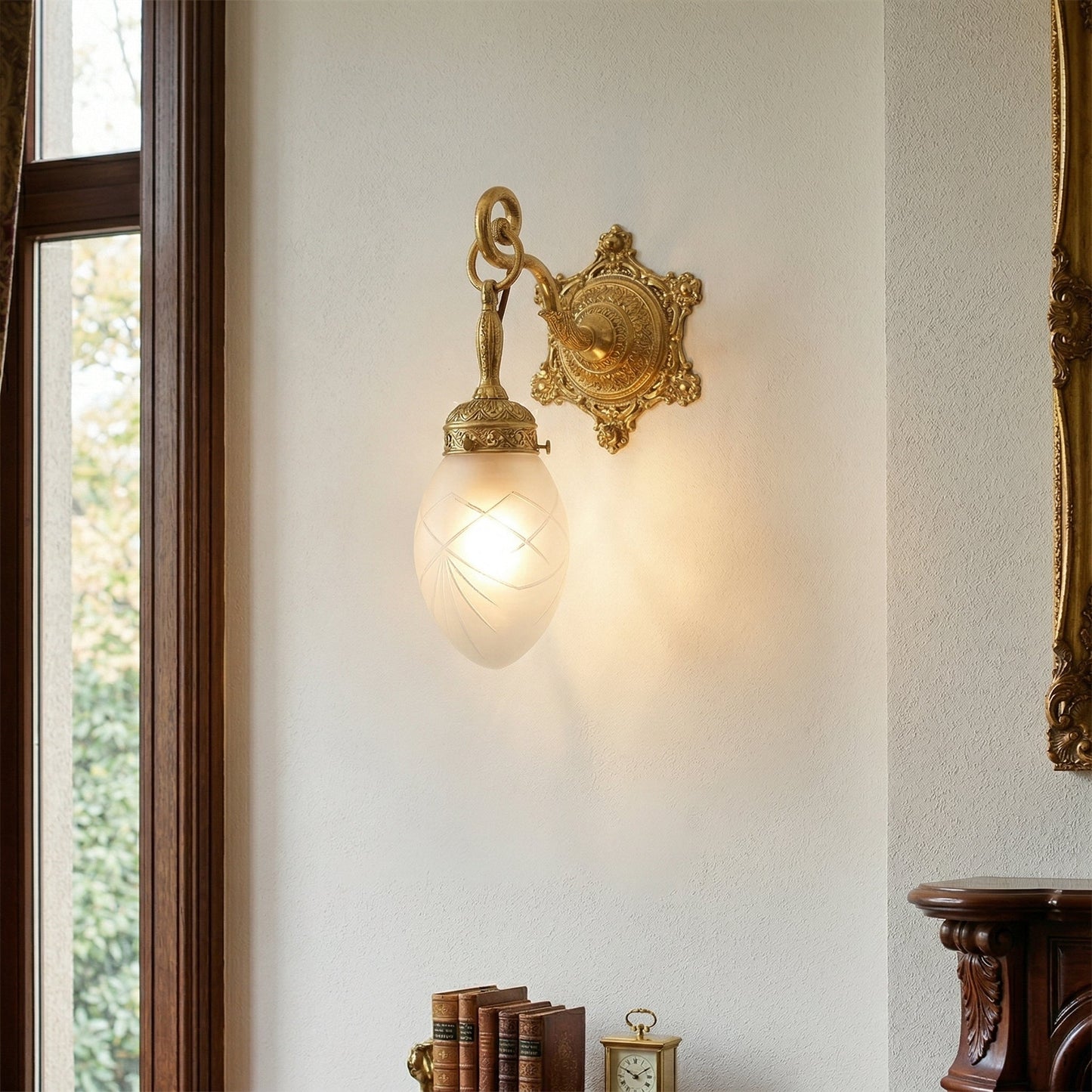 Solange Classic Wall Lamp