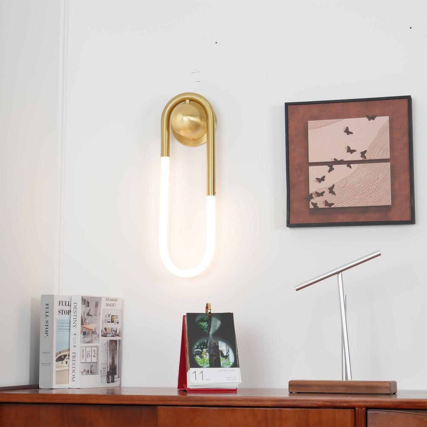 Elmika Loop Wall Lamp