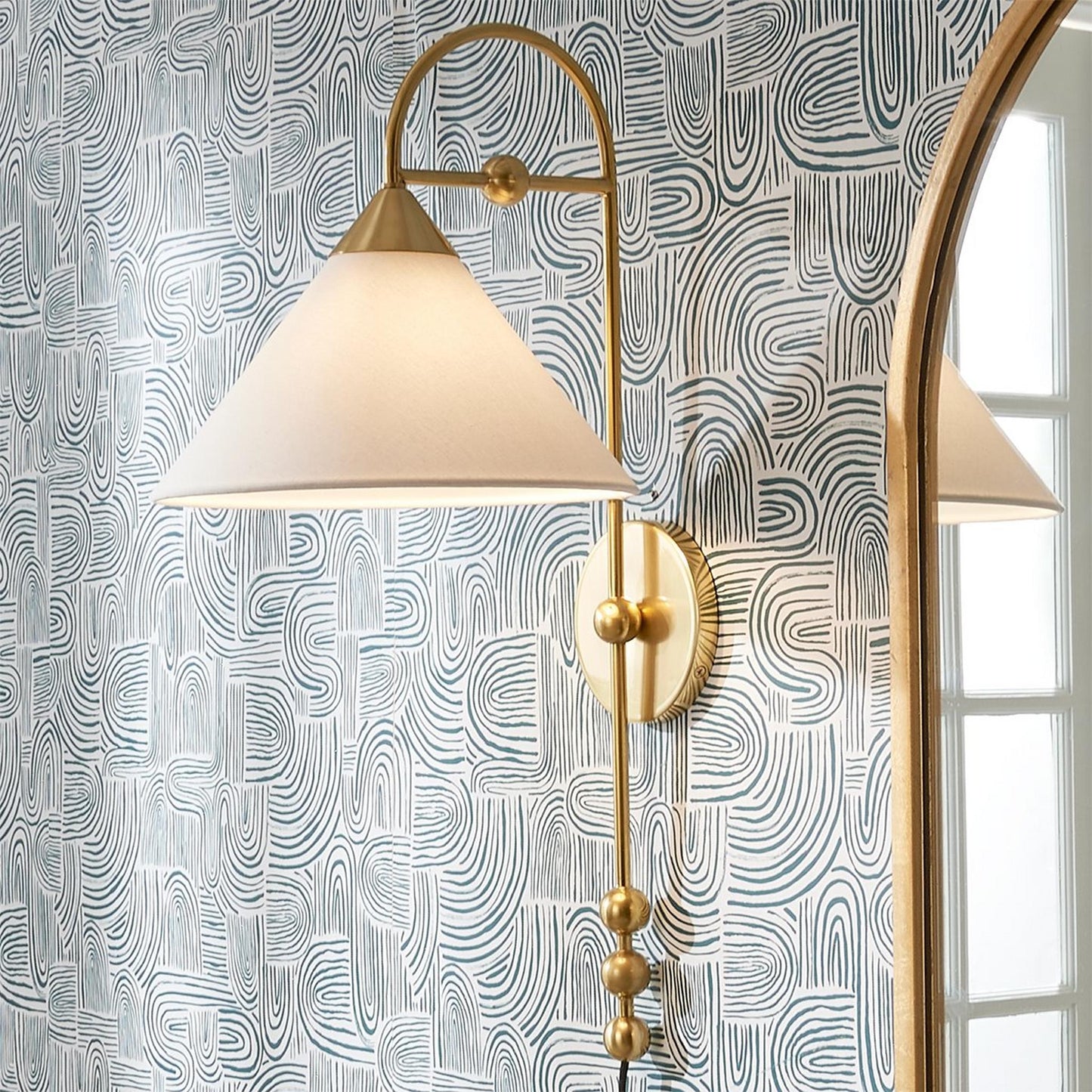 Islai Plug-In Sconce