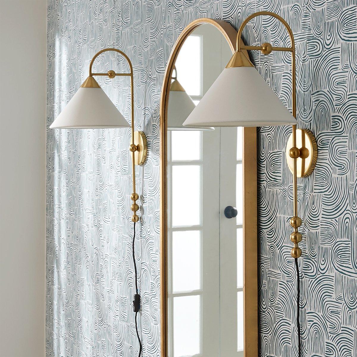 Islai Plug-In Sconce