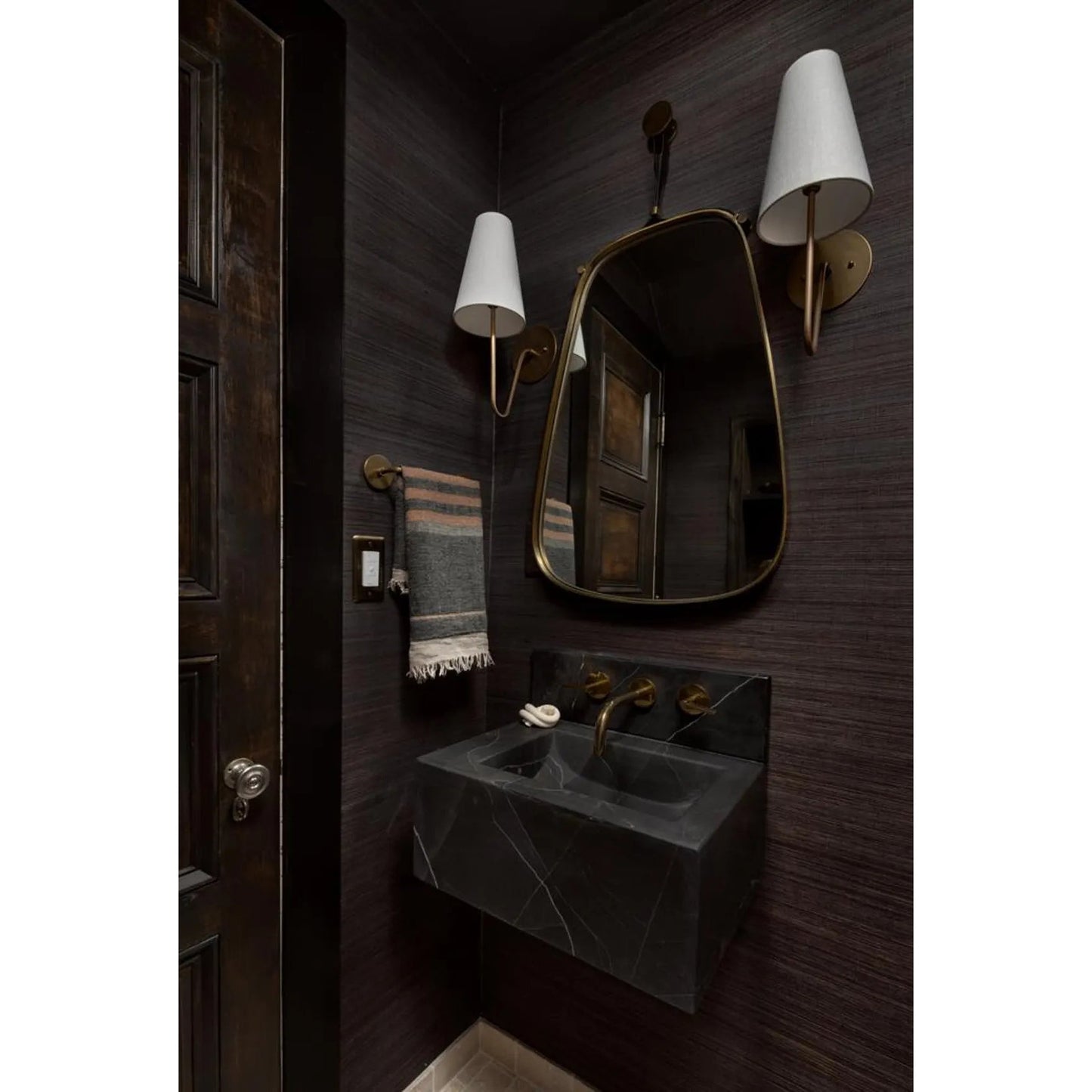 Jovyn Wall Lamp