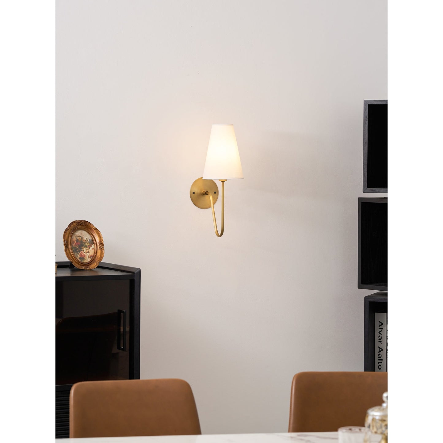 Jovyn Wall Lamp