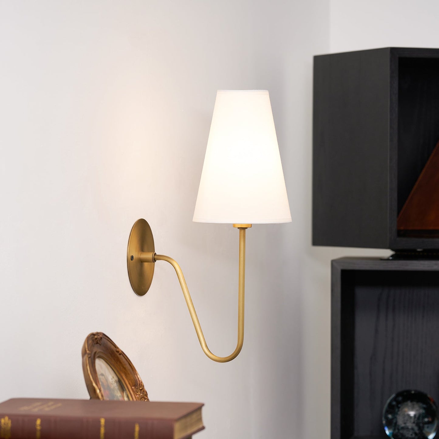 Jovyn Wall Lamp