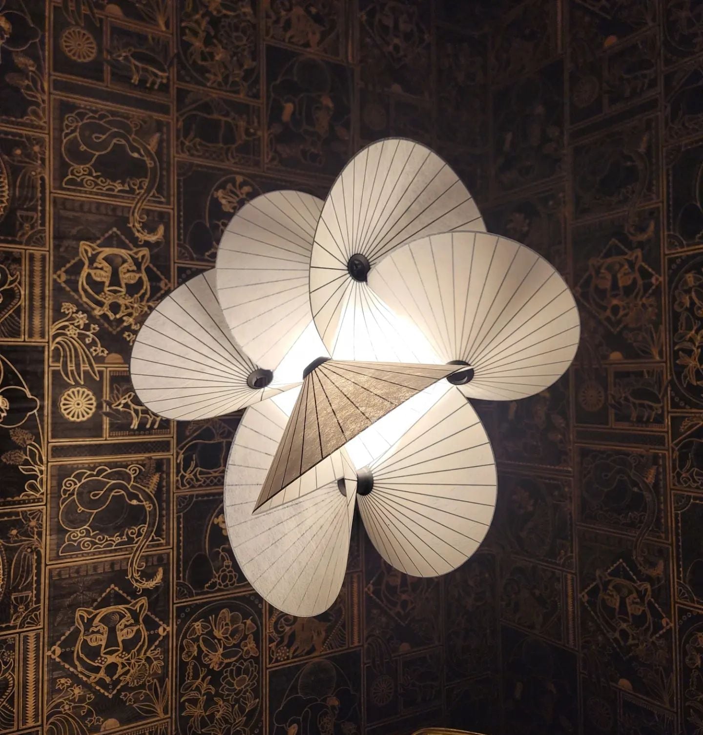 Dorique Pendant Light