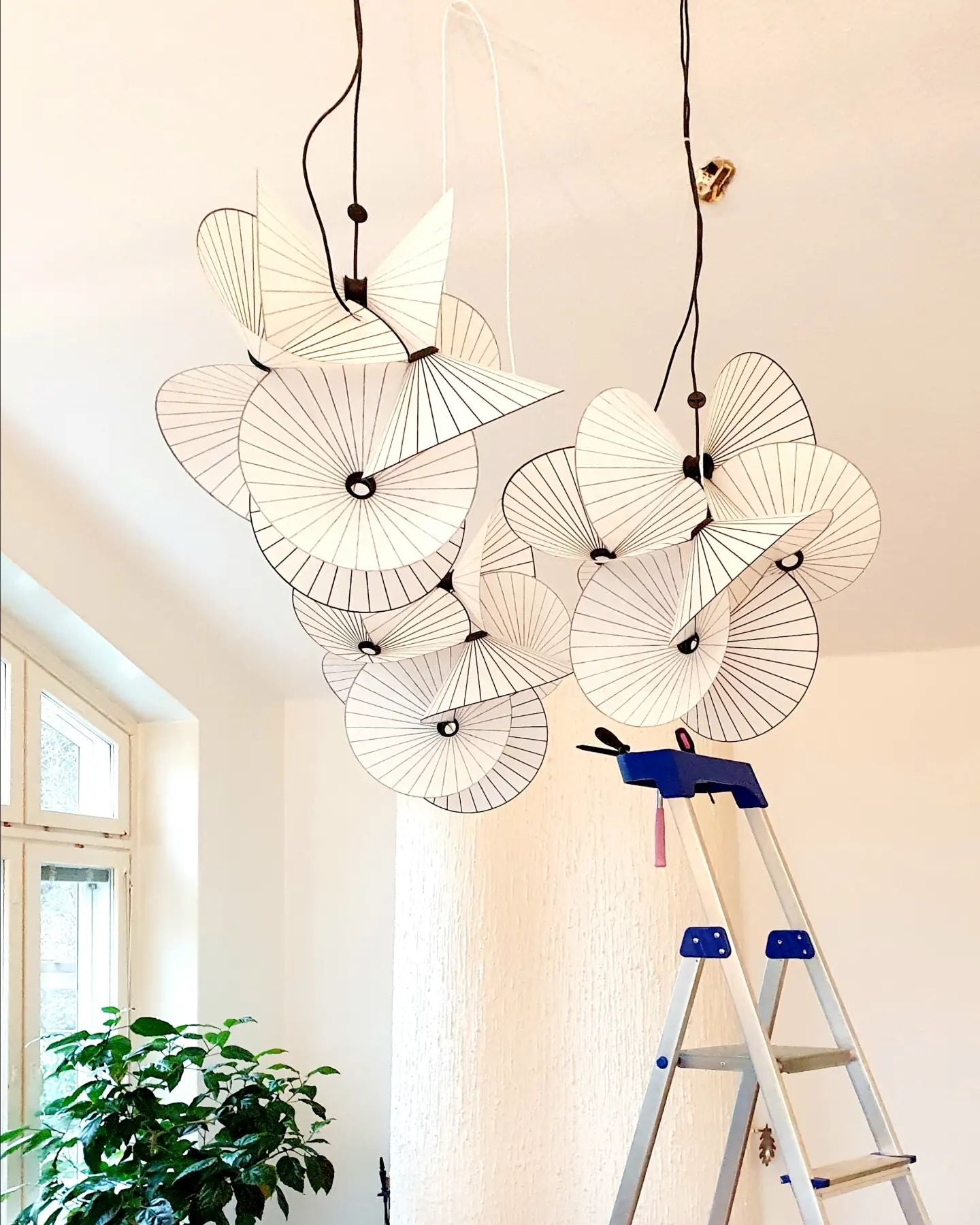 Dorique Pendant Light
