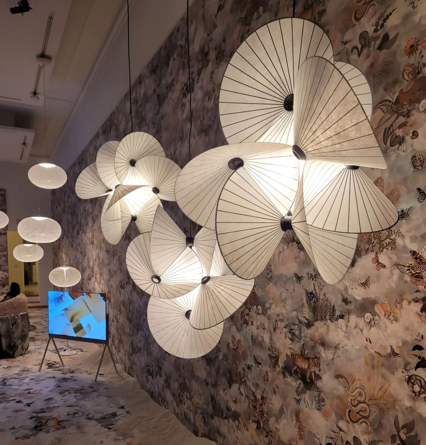 Dorique Pendant Light