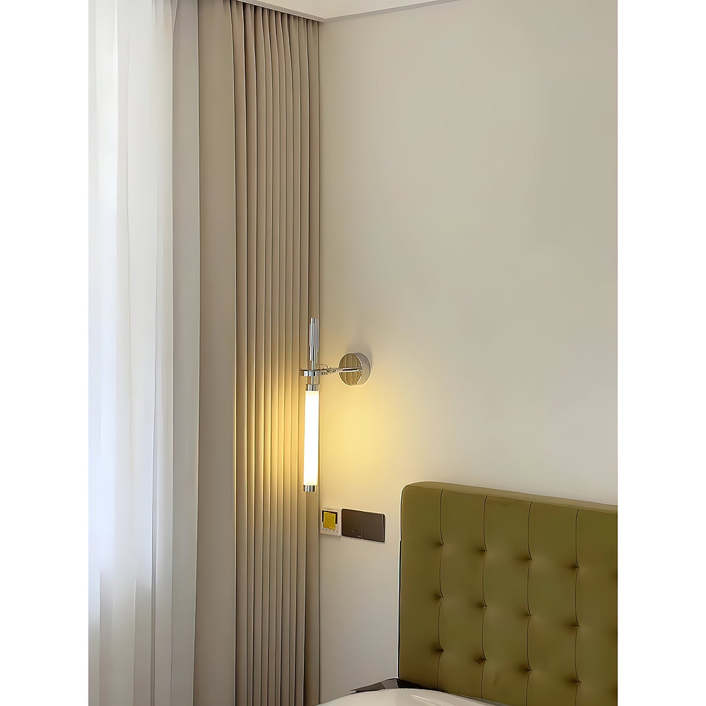Skylark Wall Lamp