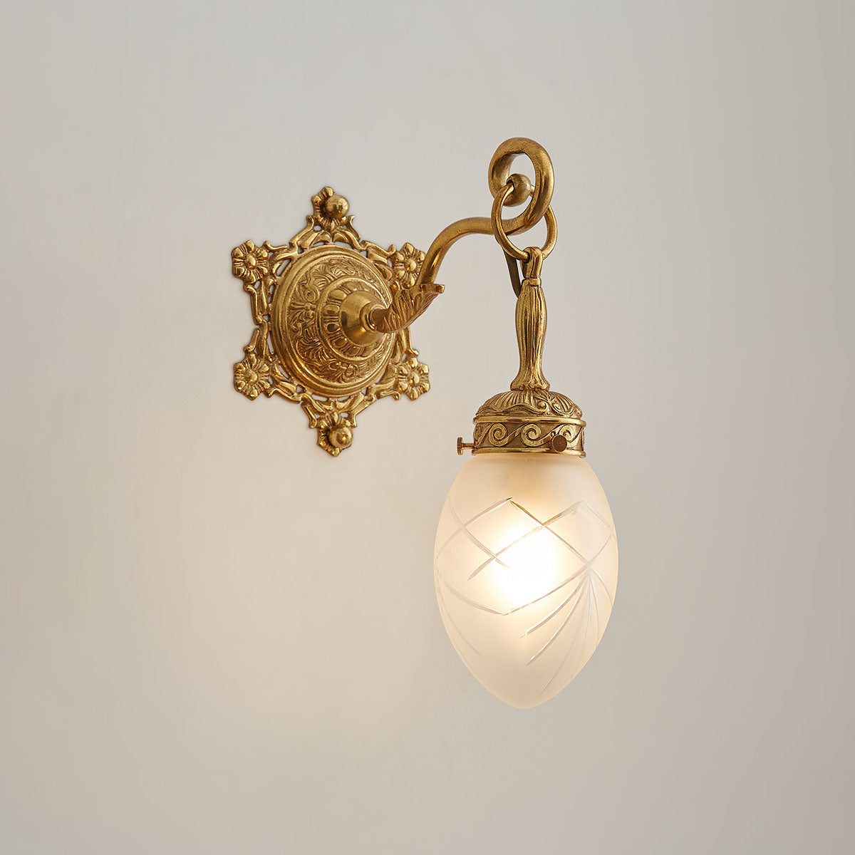 Solange Classic Wall Lamp