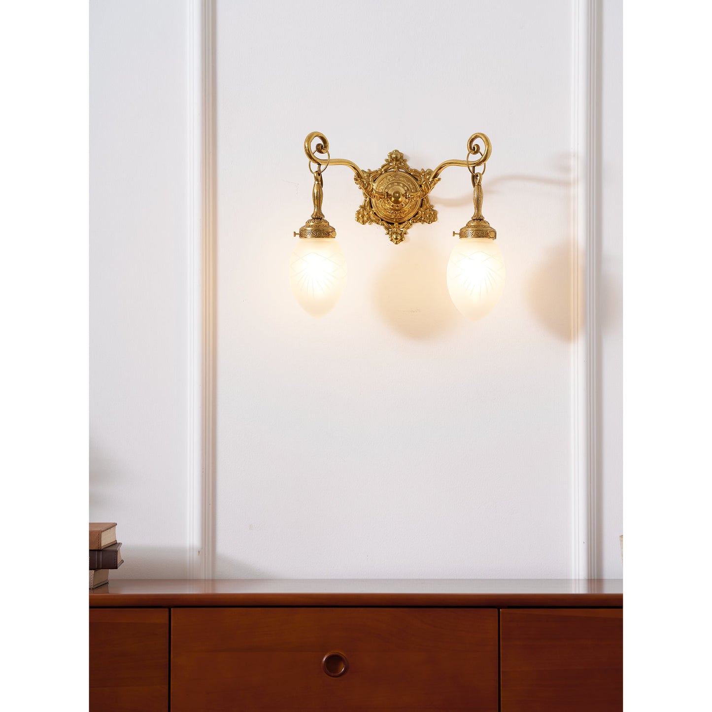 Solange Classic Wall Lamp