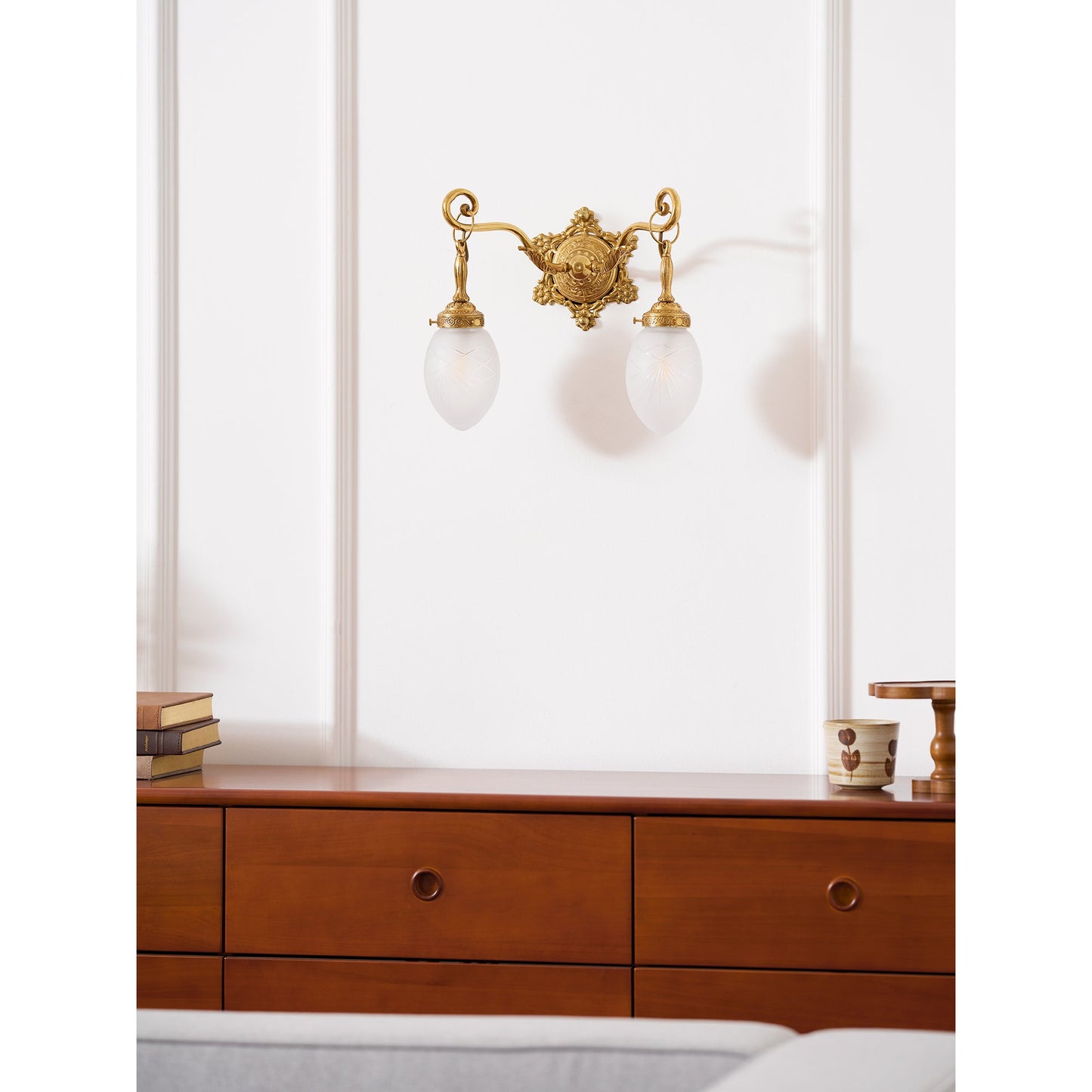 Solange Classic Wall Lamp