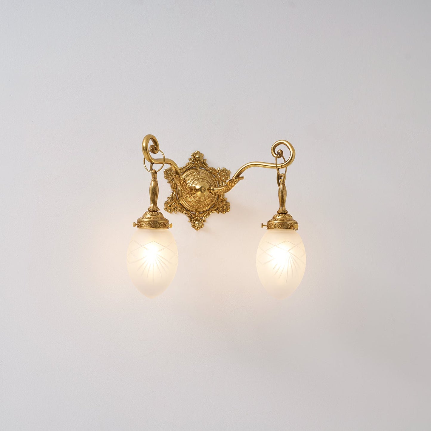 Solange Classic Wall Lamp