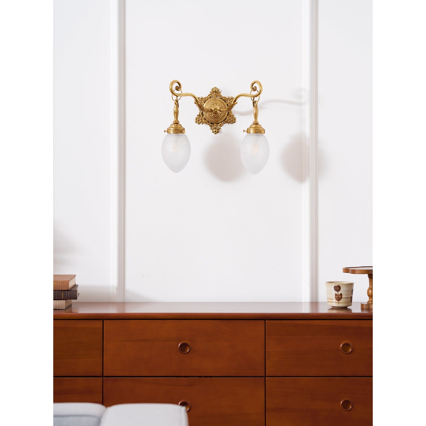 Solange Classic Wall Lamp