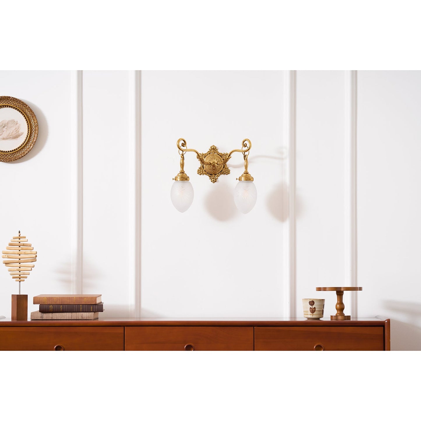 Solange Classic Wall Lamp