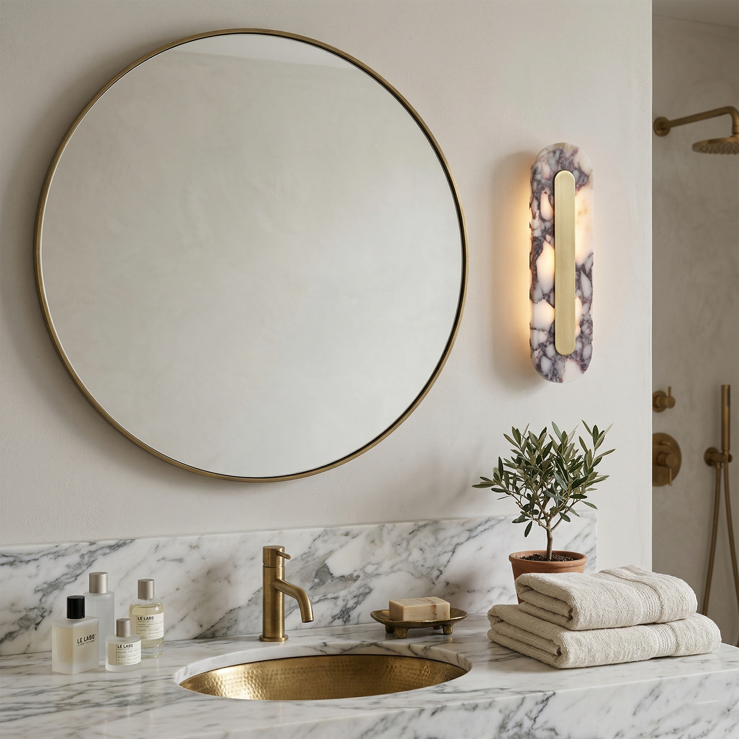 Yarola Wall Lamp