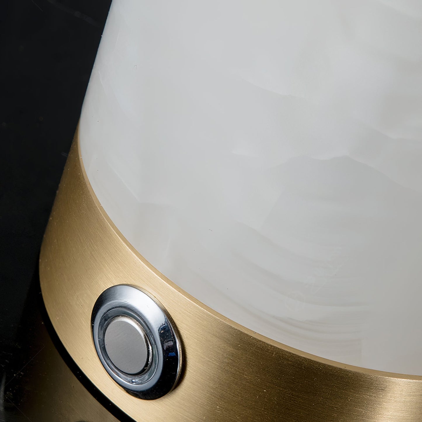 Kelvin Alabaster Table Lamp (built-in battery)