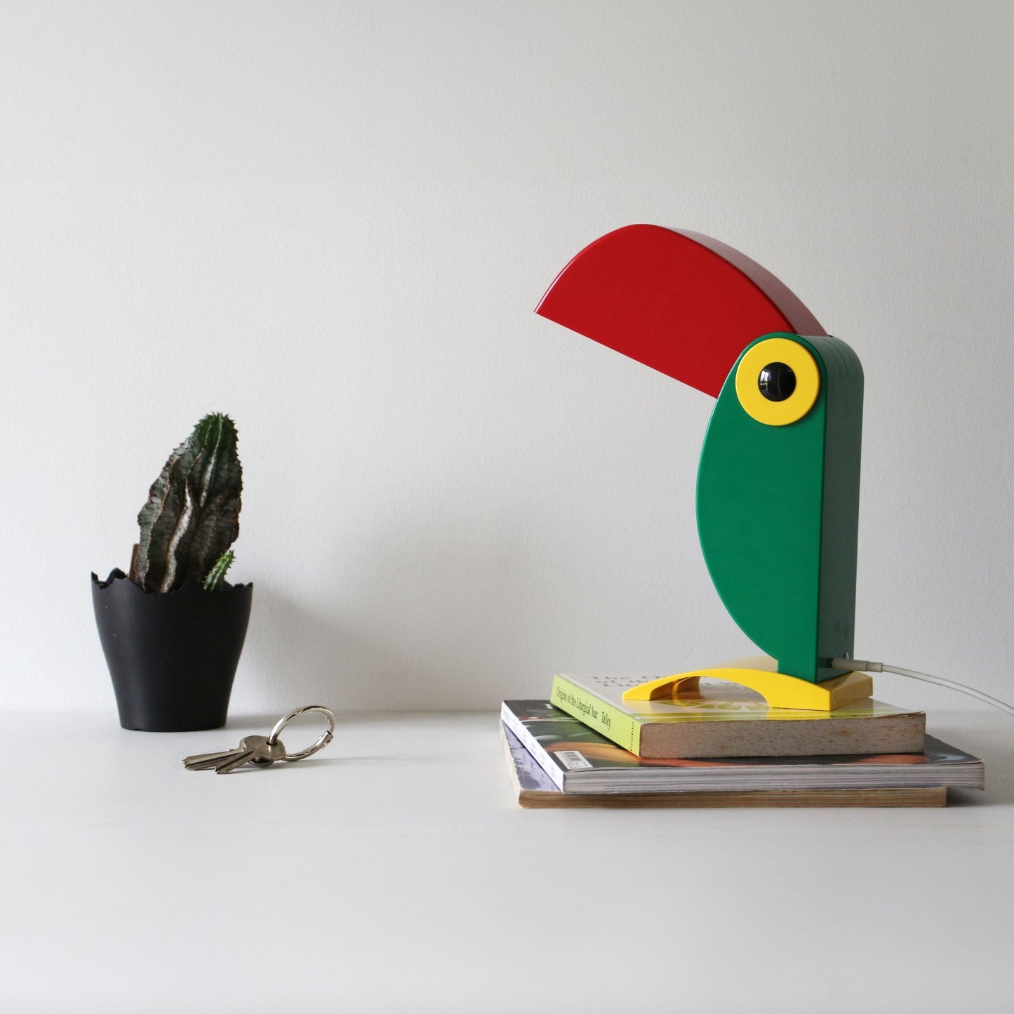 Toucan Table Lamp (Built-in Battery)