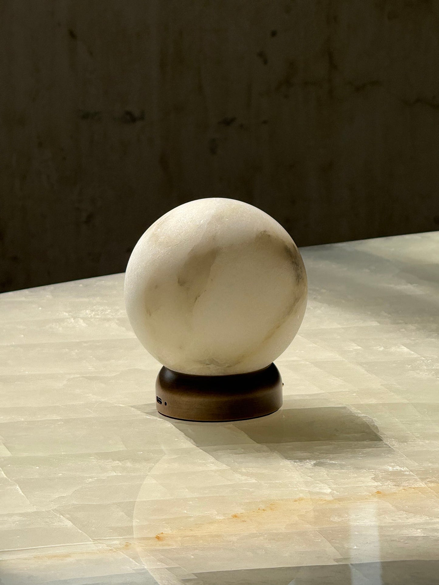 Ignis Table Lamp (Built-in Battery)