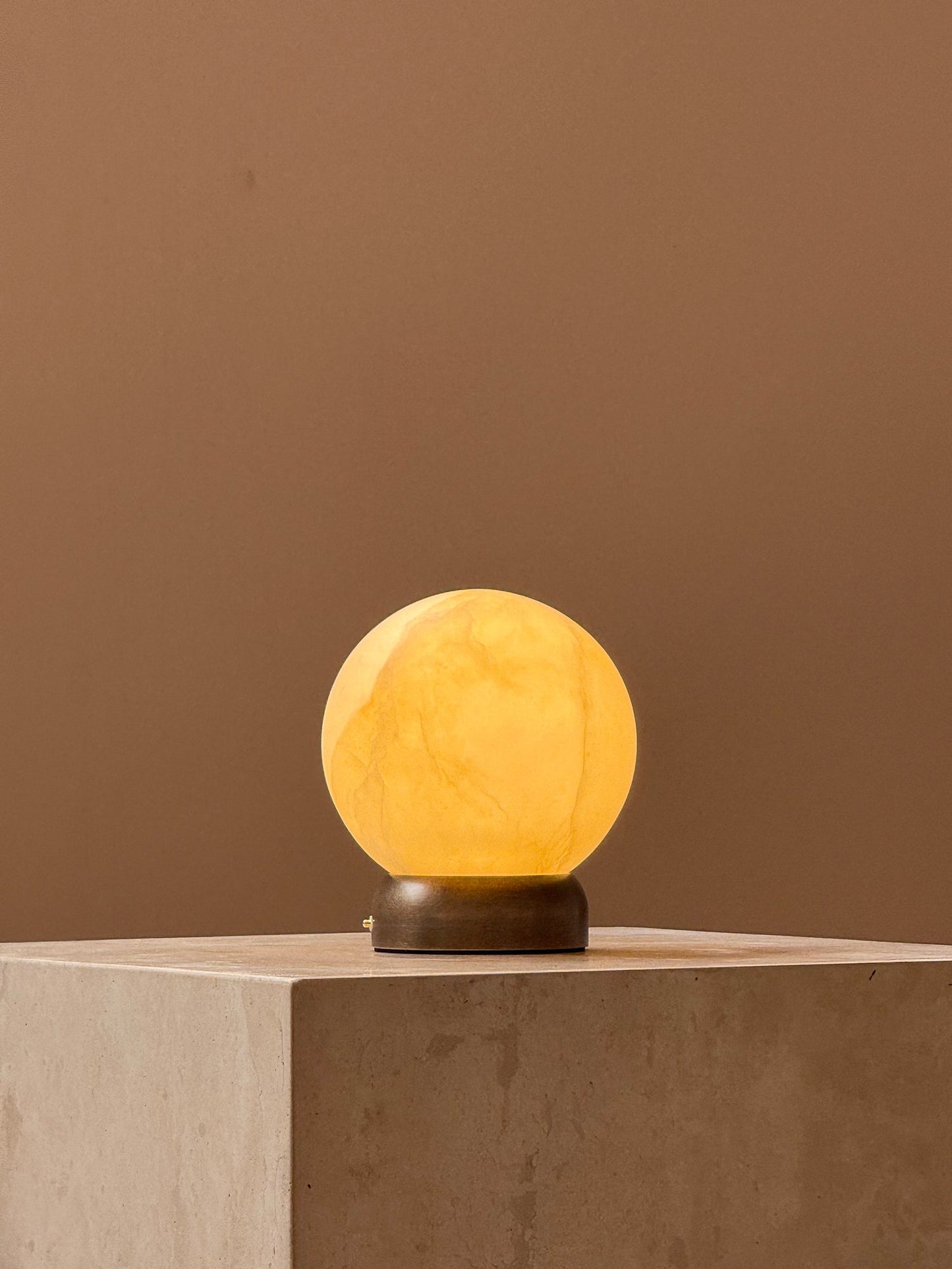 Ignis Table Lamp (Built-in Battery)
