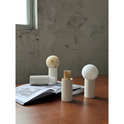 Gilis Alabaster Table Lamp (Built-in Battery)