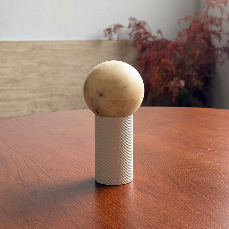 Gilis Alabaster Table Lamp (Built-in Battery)