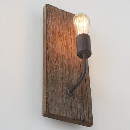 Liryn Wall Lamp