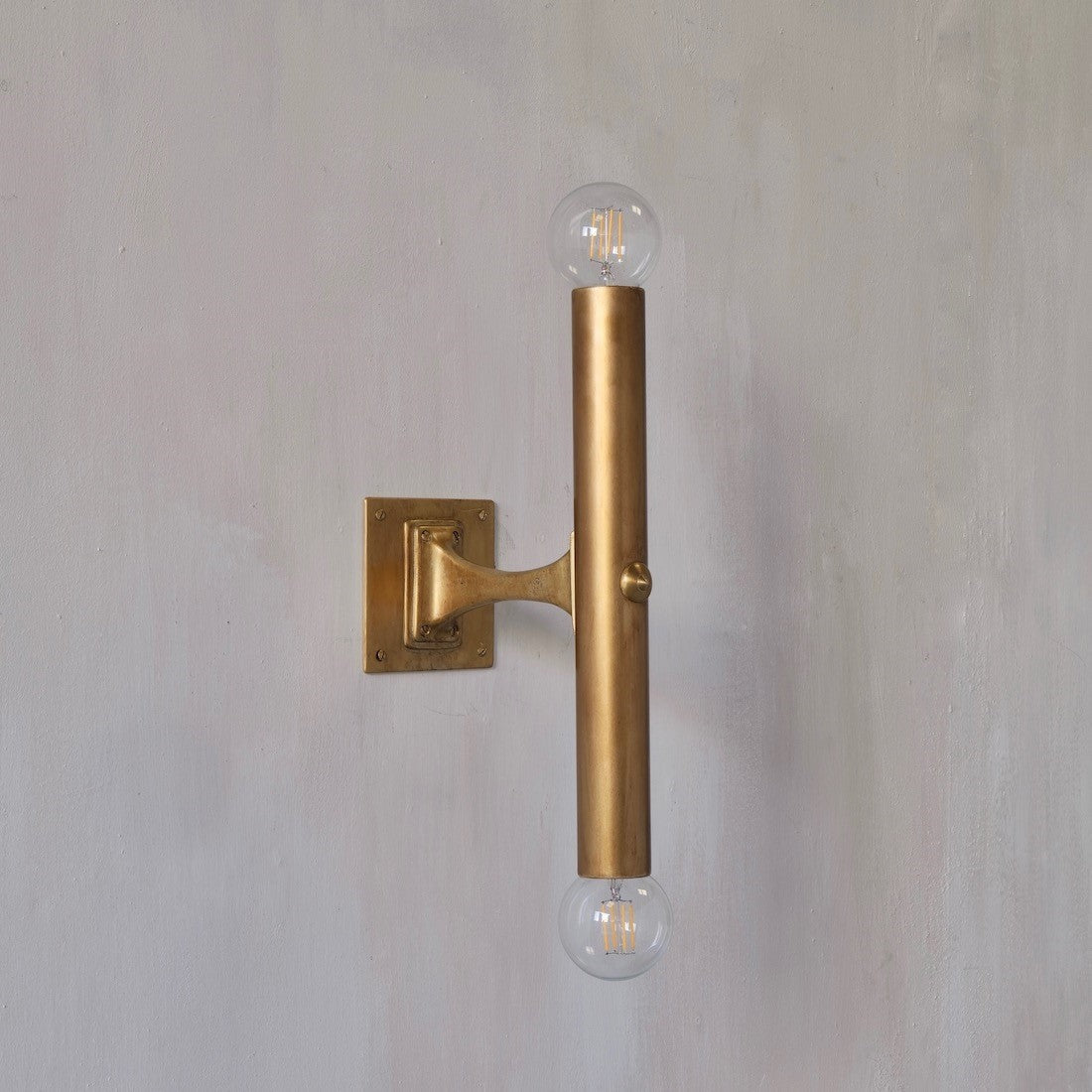 Caran Wall Lamp