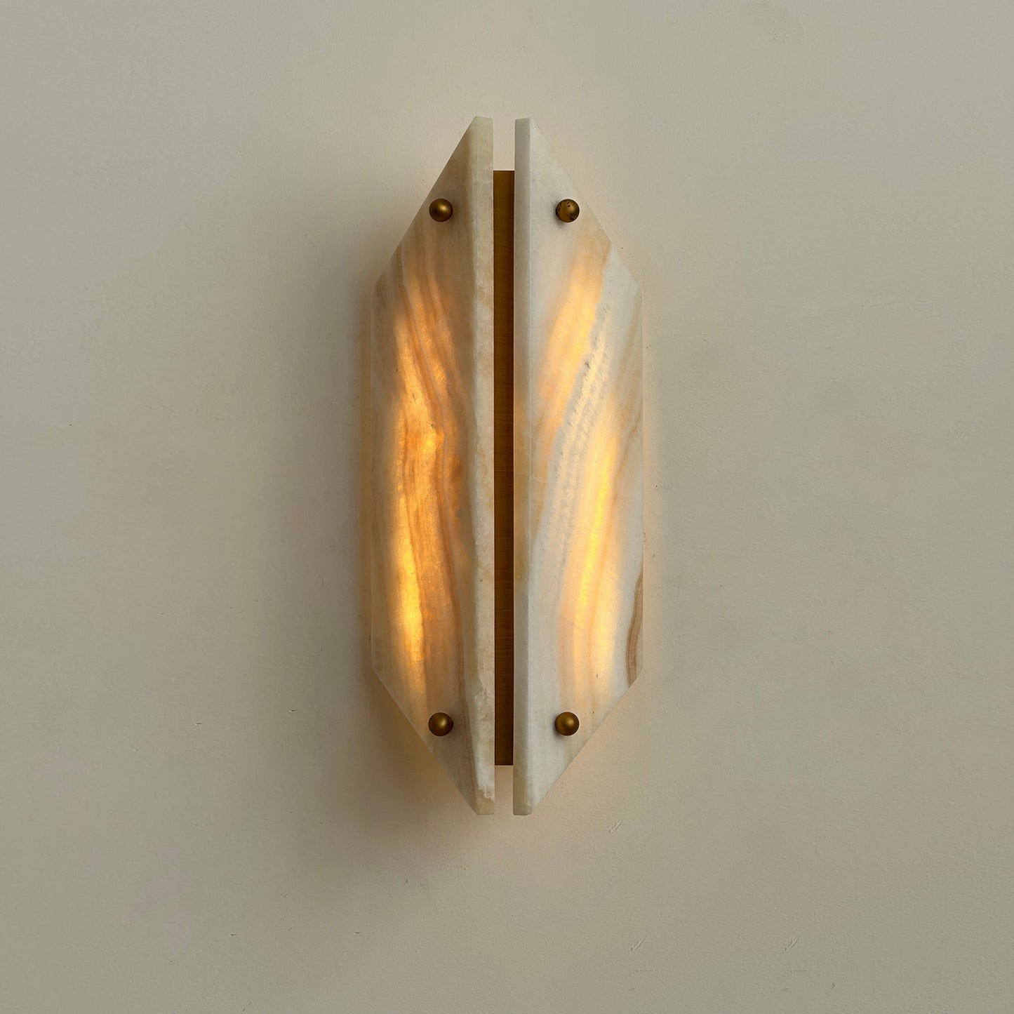 Vivien Stone Wall Lamp