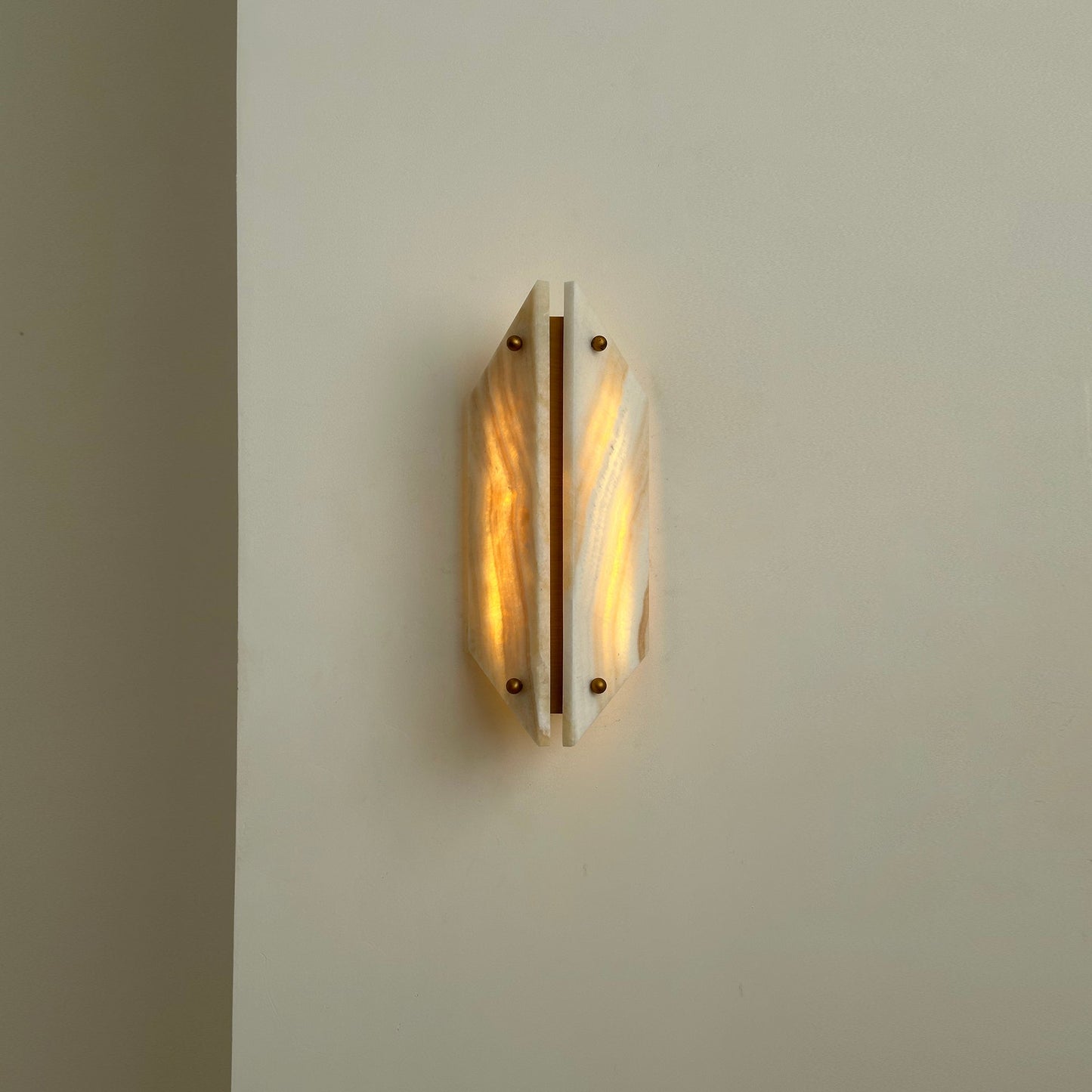 Vivien Stone Wall Lamp