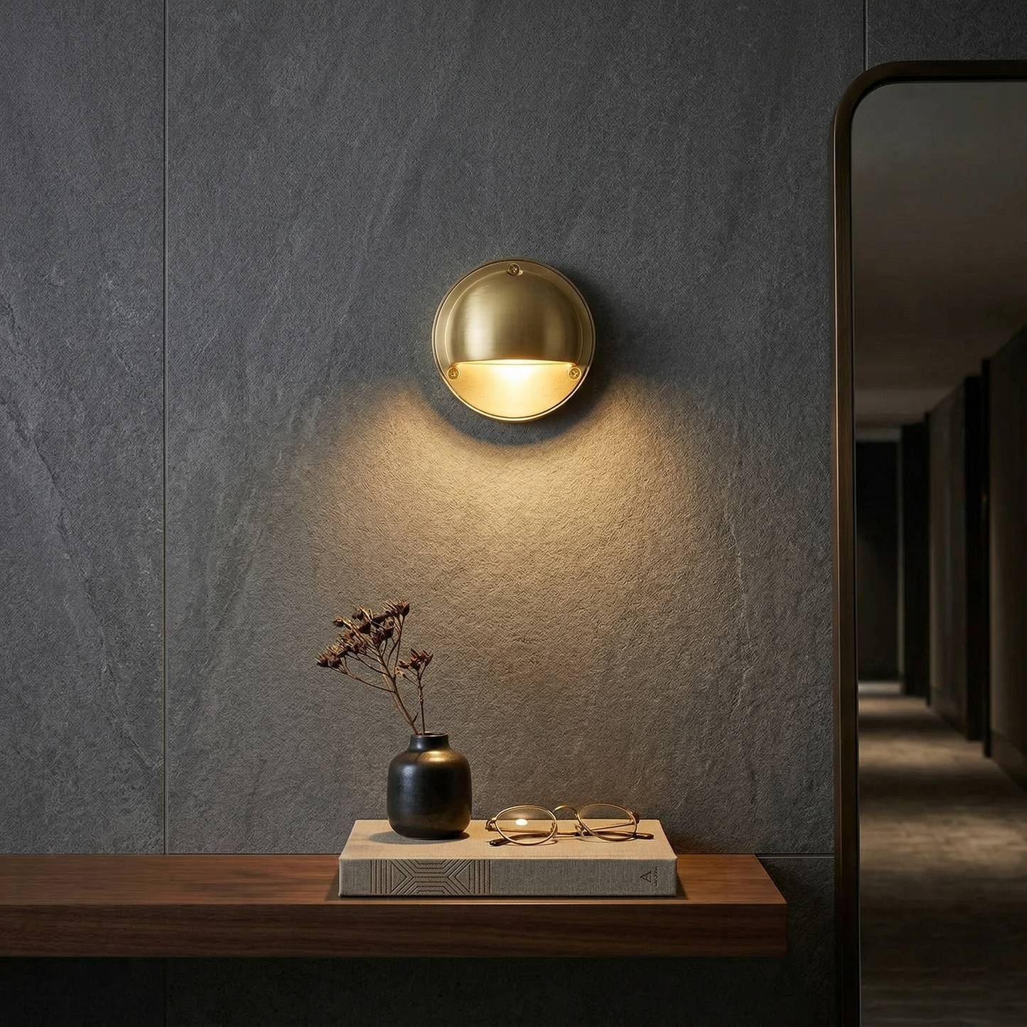 Lumis Wall Lamp