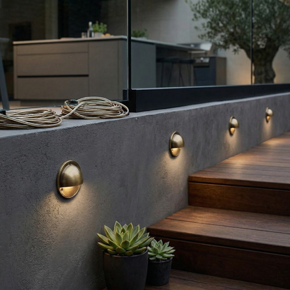 Lumis Wall Lamp